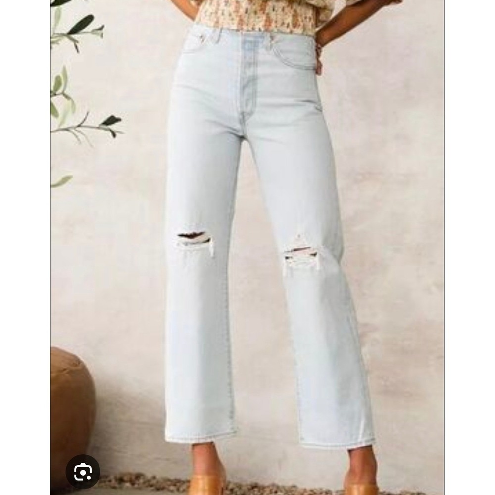Levis Ribcage Straight Ankle Distressed Jeans Light Wash Size 27 High Rise